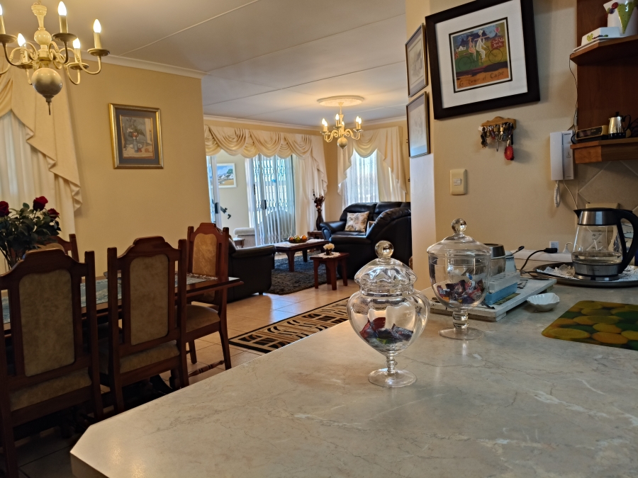 3 Bedroom Property for Sale in Wavecrest Eastern Cape